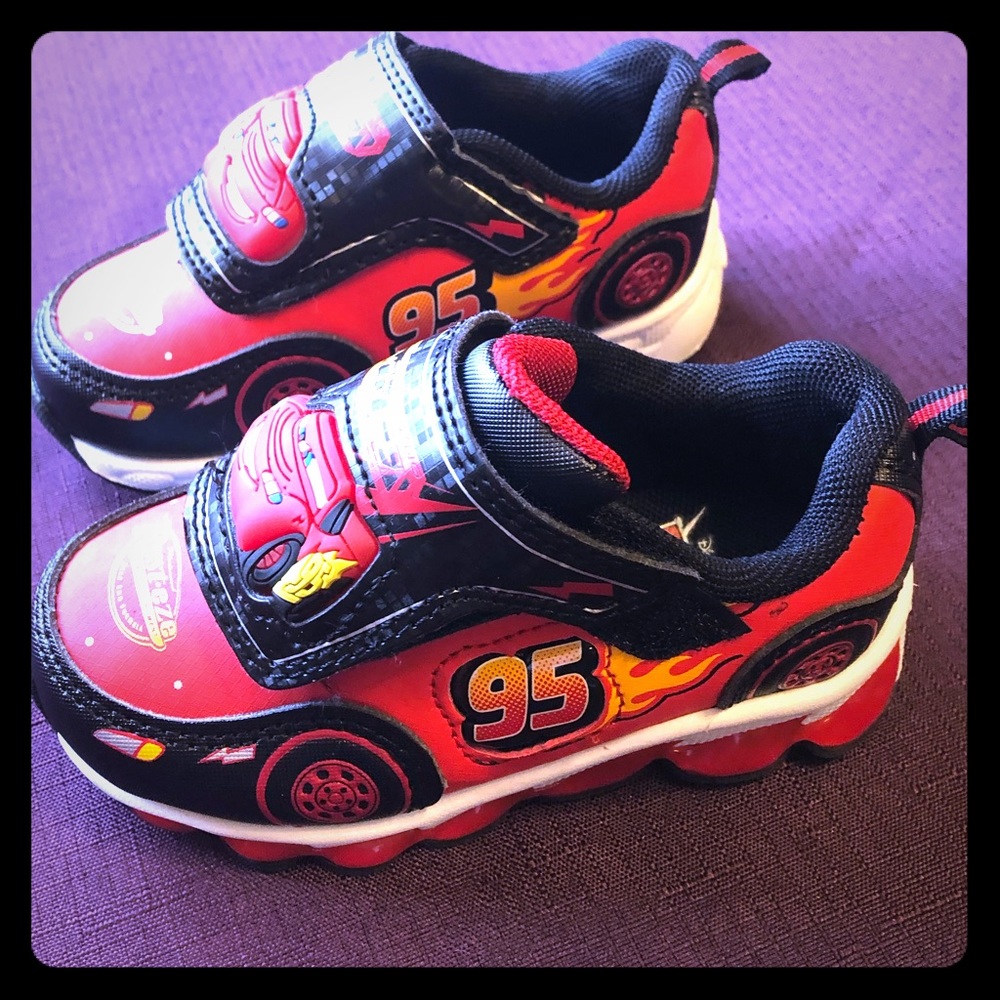Toddlers Lightening McQueen light up sneakers 🌟